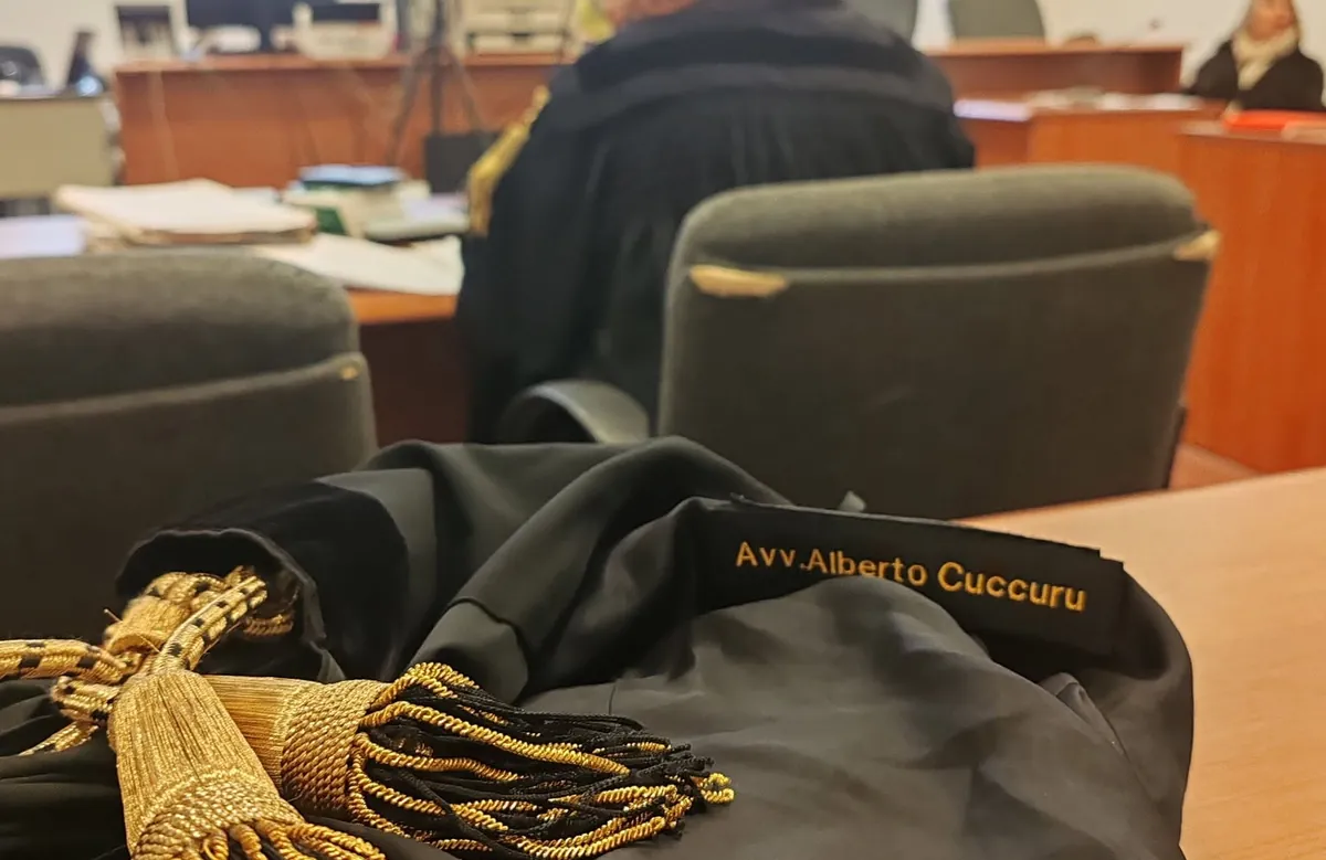 Studio Legale Cuccuru: la toga in aula, durante un'udienza